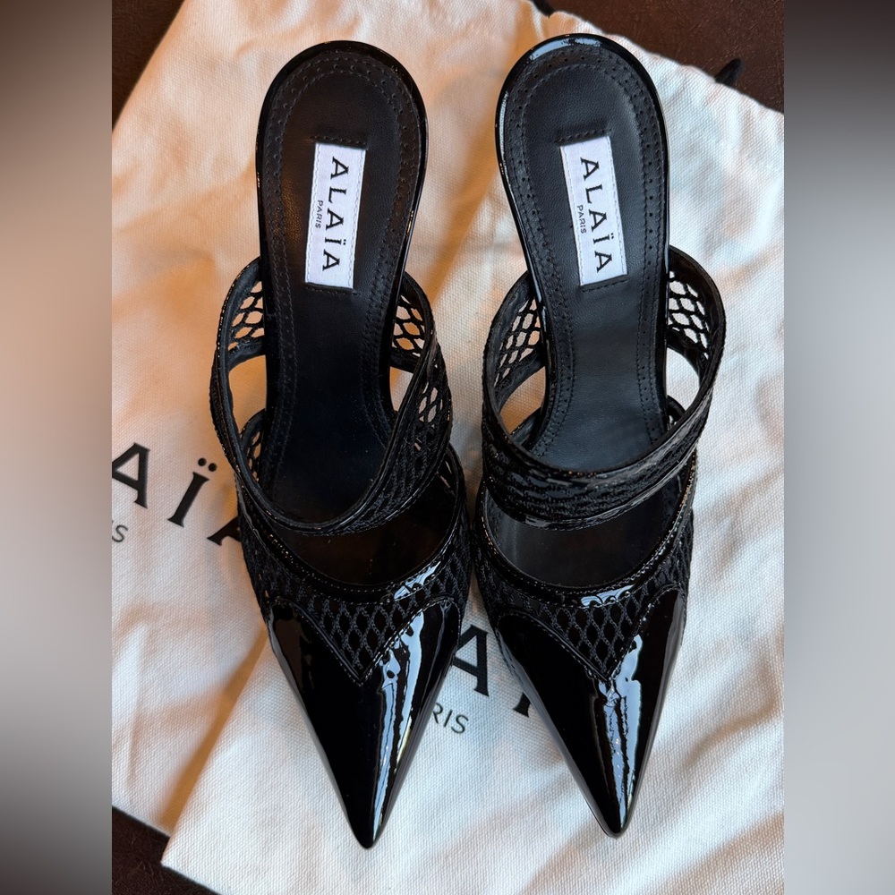 🖤Alaia🖤Le Coeur 90MM Patent Leather & Mesh Mules - Picture 11 of 11